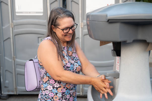 Best Luxury portable toilet rental  in Dilkon, AZ